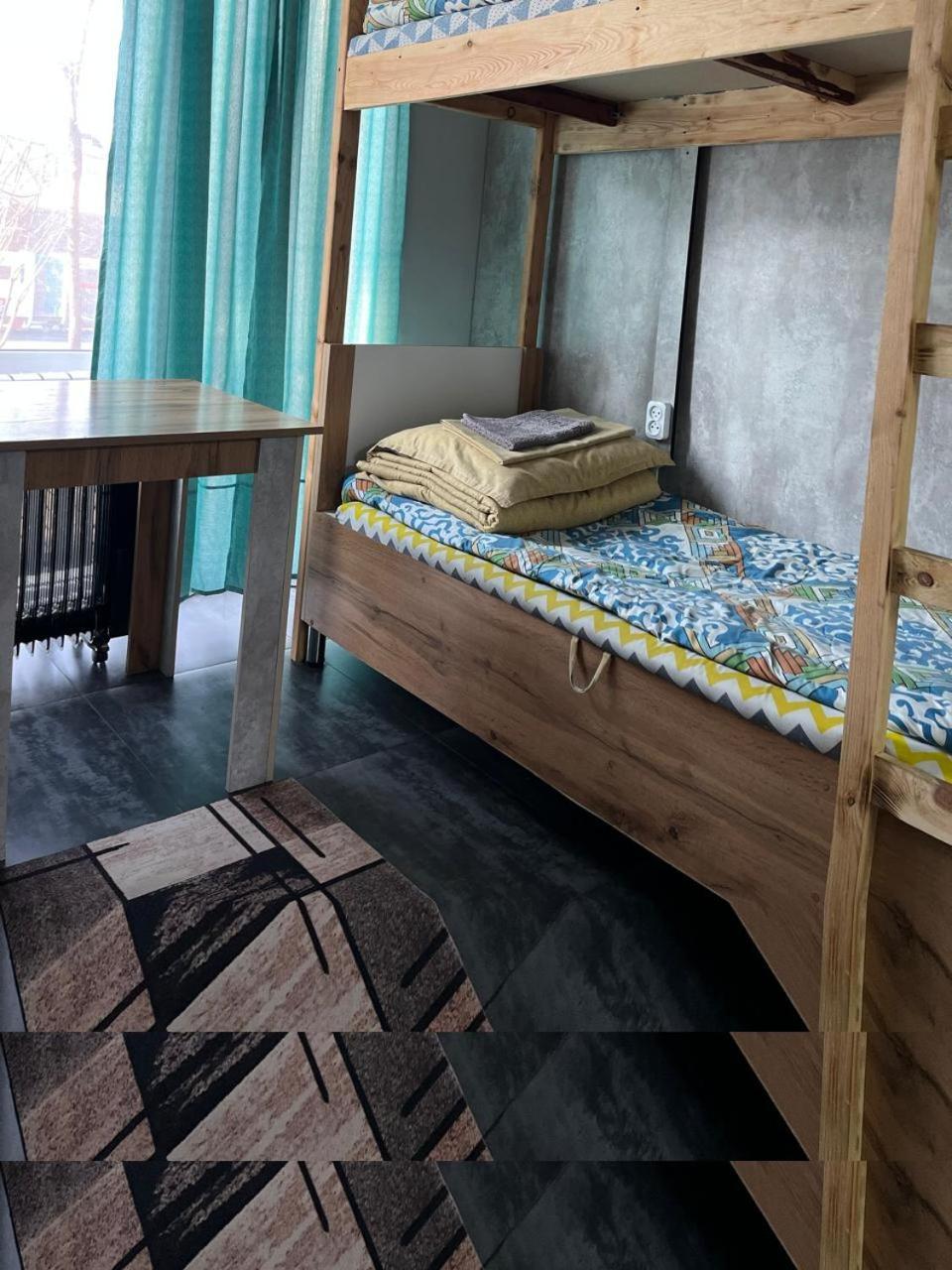 Hostel Del Luna Almatı Dış mekan fotoğraf