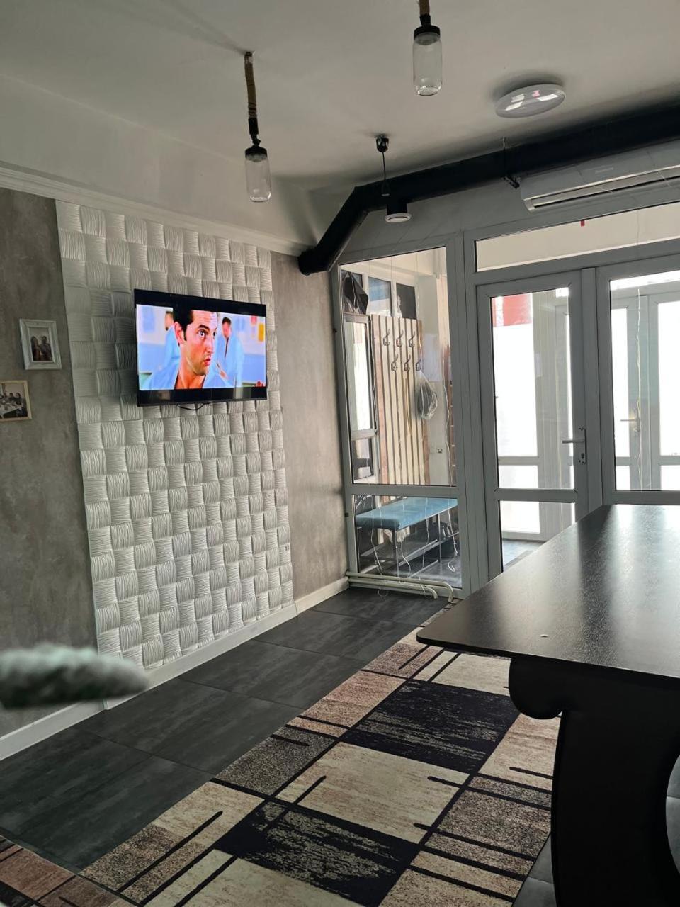 Hostel Del Luna Almatı Dış mekan fotoğraf