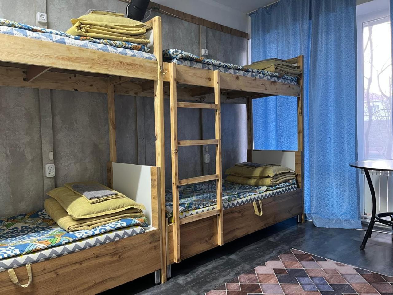Hostel Del Luna Almatı Dış mekan fotoğraf